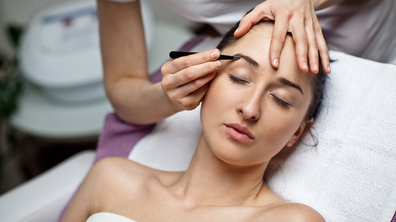 Como ter umas sobrancelhas perfeitas? Maquilhagem de sobrancelhas passo a passo